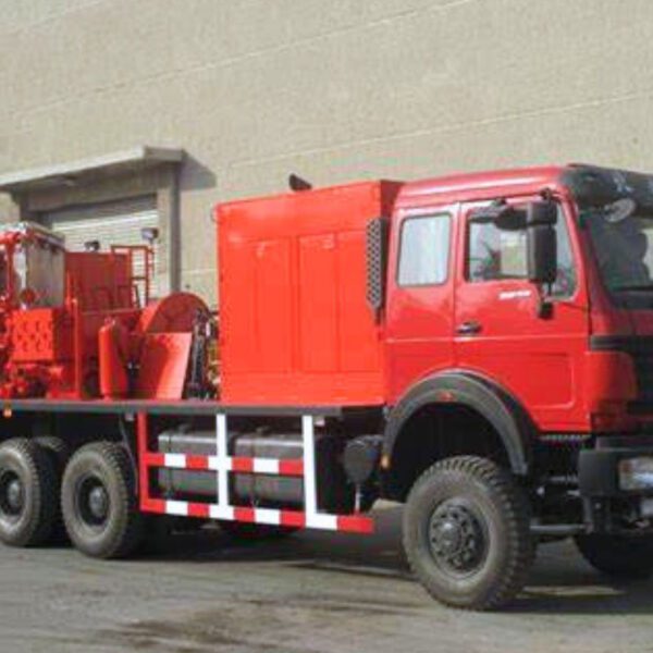 Automatic mixing double pump cementing truck